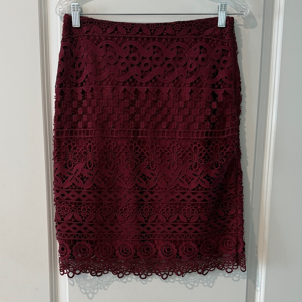 LOFT Elegant Lace Burgundy Skirt with lace detail size 4